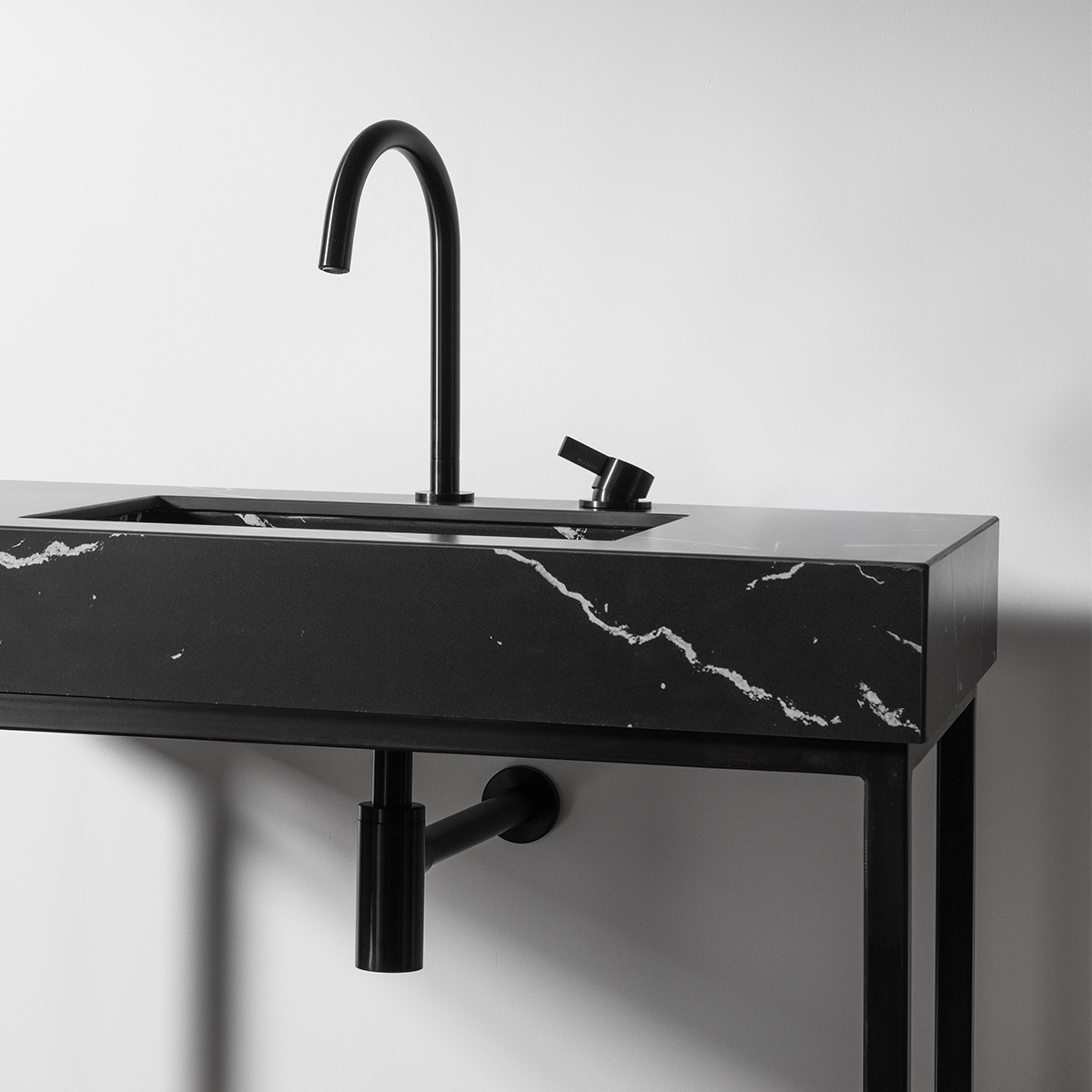 SIPHON Black
